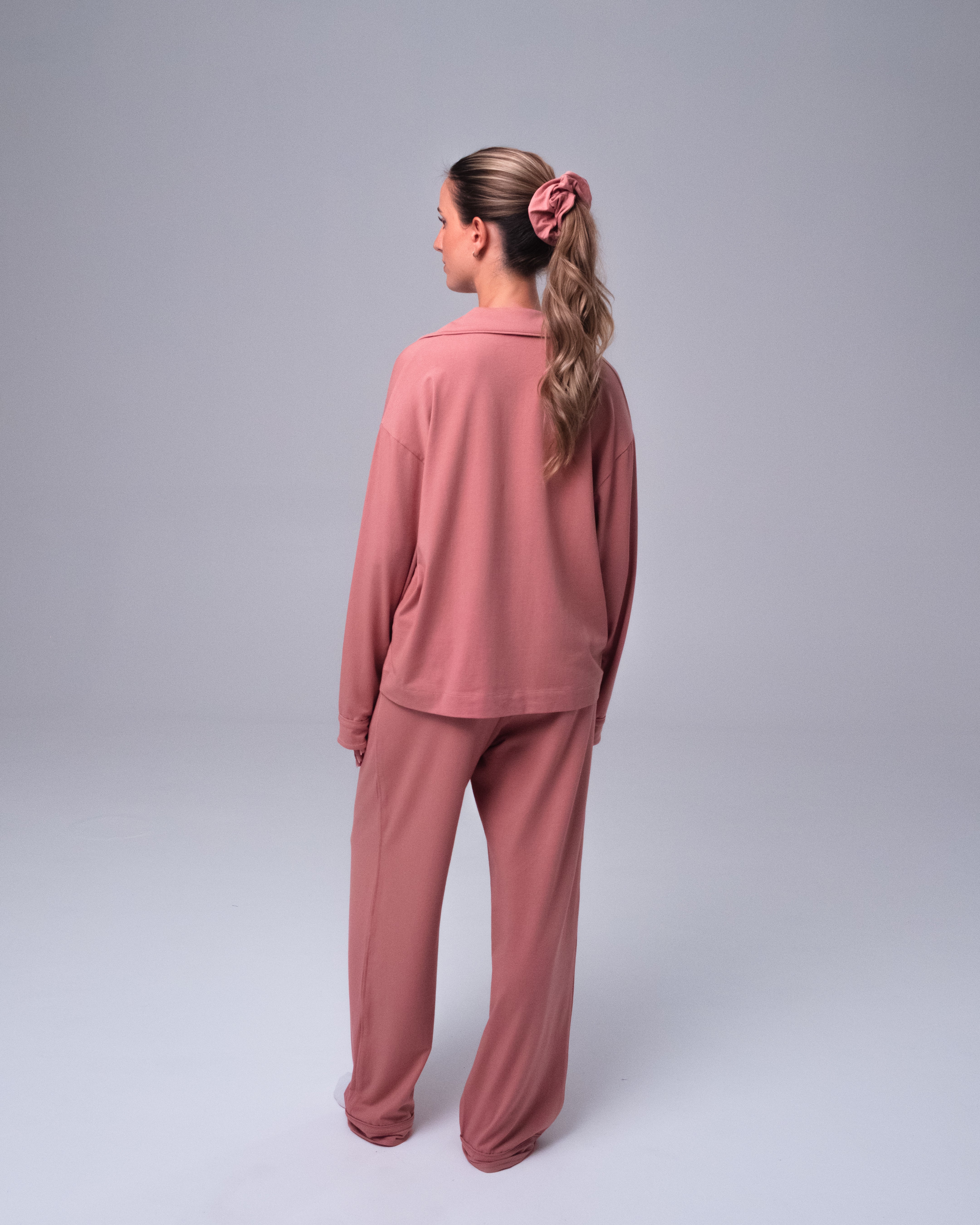 Whisper Soft Scrunchie - Ash Rose